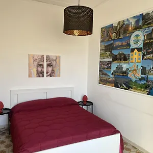 https://marys-center-house.catania-hotels.net
